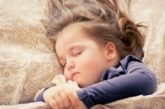 Ora la care trebuie să se culce copilul tău – dilema programului de somn al copiilor.